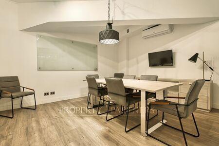 Impecable y moderna oficina en Las Condes. UF 0,5 x m2 en Las Condes, Región Metropolitana