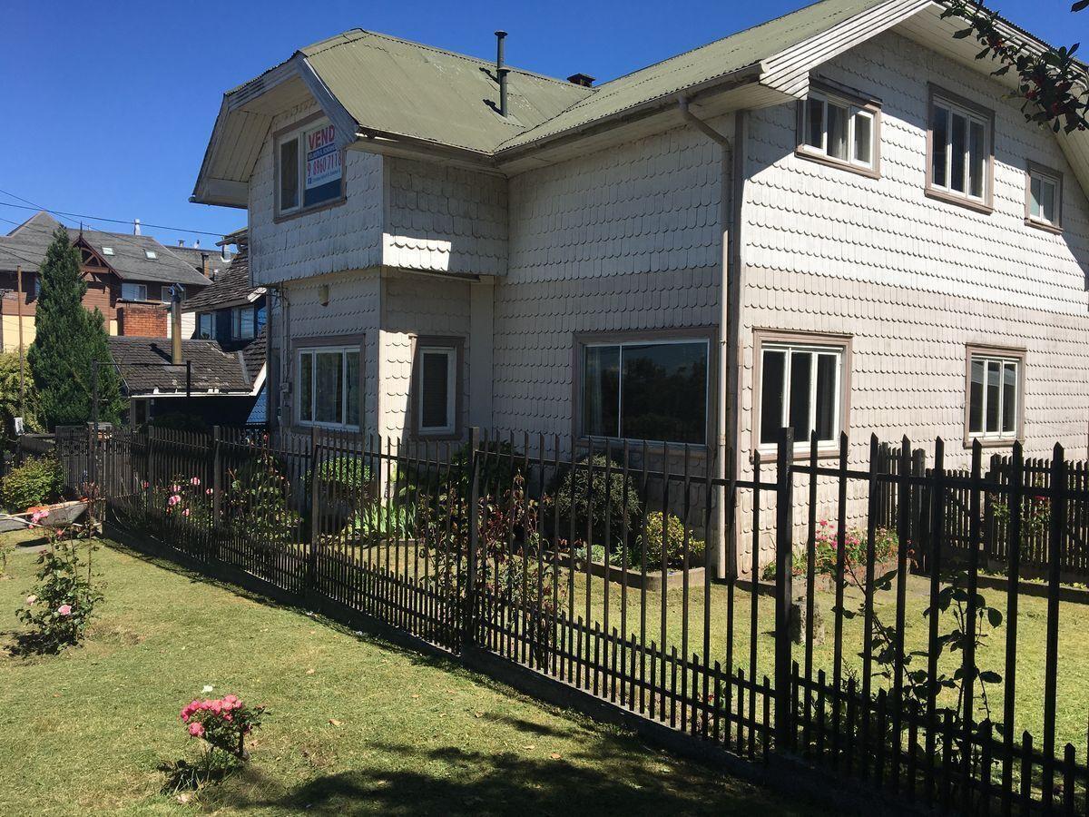 Linda casa estilo sureño a metros de costanera de  Puerto en Centro Puerto Varas, Puerto Varas, Región de Los Lagos