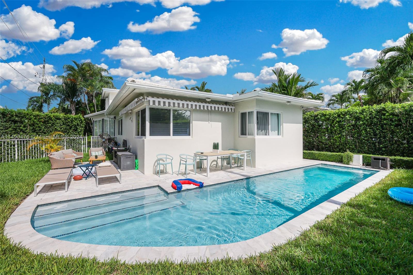 ALTOS DEL MAR NO 4 en Surfside, Miami Dade, Florida