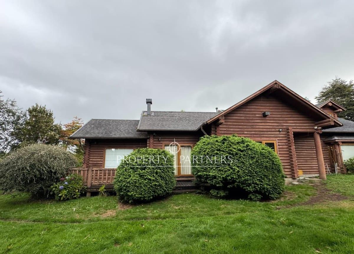 Exclusiva casa estilo Log Home en venta, se vende amoblada en Puerto Varas, Región de Los Lagos