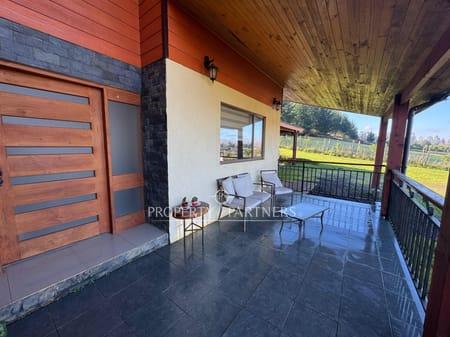 Acogedora y gran casa en parcela, condominio sector Trañi Trañi en Temuco, Región de Araucania