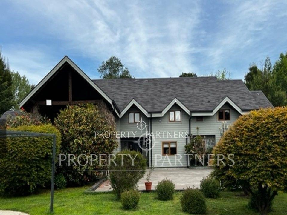 Gran casa a pasos del Club de Golf en Valdivia, Región de Los Rios