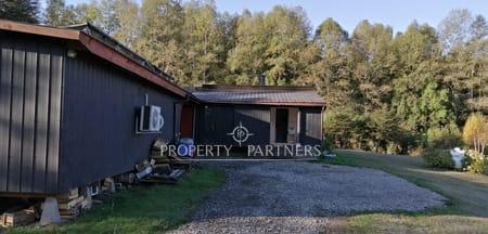 Fabrica  con sala de ventas   en parcela  orilla carretera en Villarrica, Región de Araucania