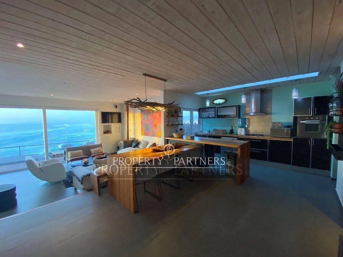 Pichilemu, Increíble Casa en Primera Línea en Centro de Pichilemu, Pichilemu, Región de Libertador Bernardo O'Higgins