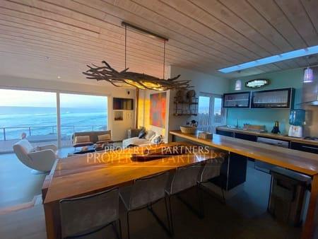 Pichilemu, Increíble Casa en Primera Línea en Centro de Pichilemu, Pichilemu, Región de Libertador Bernardo O'Higgins