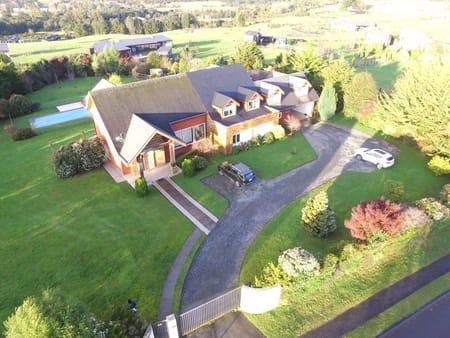 Casa amplia, cómoda y en hermosa ubicación en altos del Llanquihue en Puerto Varas, Región de Los Lagos