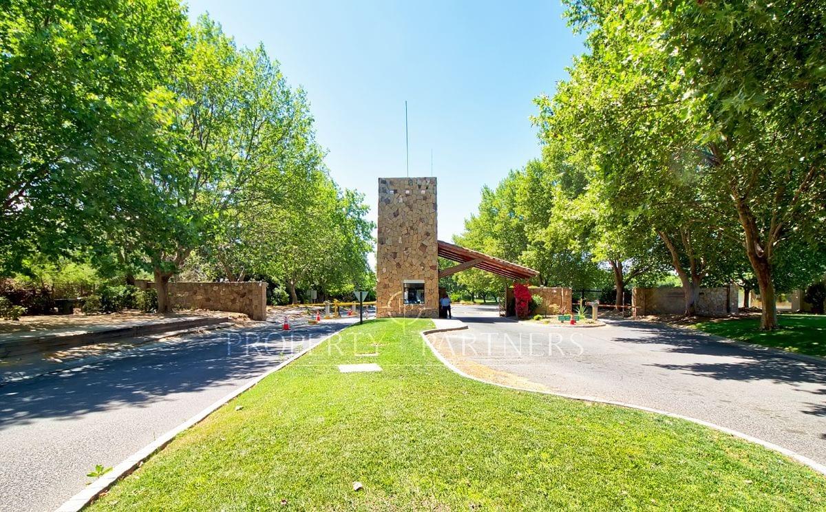 Excelente terreno , orilla de cancha en Las Brisas de chicureo en Las Brisas, Colina, Región Metropolitana