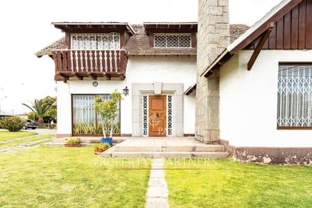 Gran casa en sector consolidado de Coquimbo ideal para área comercial. en Coquimbo, Región de Coquimbo