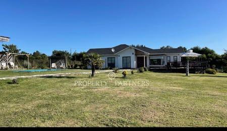 Casa en parcela cercana a Temuco. en Freire, Región de Araucania