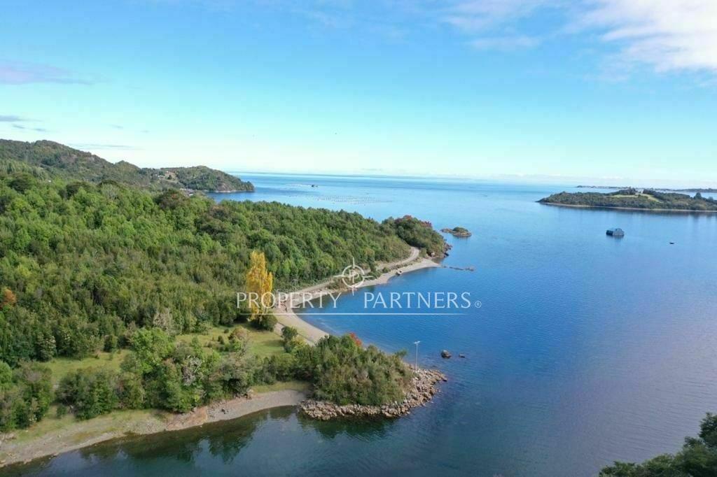 Gran predio en Carretera Austral, desarrollo y conservación. en Hualaihue, Región de Los Lagos