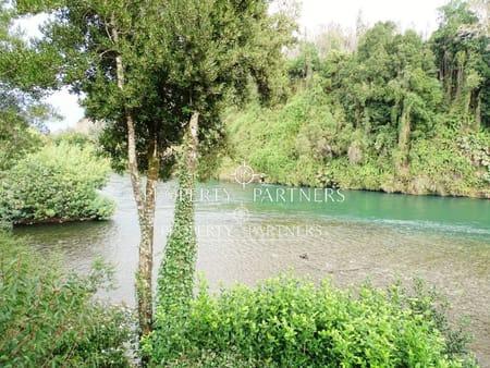 Gran casa a orillas de Río Toltén en Villarrica, Región de Araucania