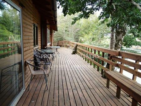 Gran casa a orillas de Río Toltén en Villarrica, Región de Araucania