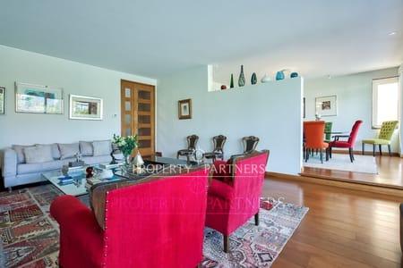 Preciosa casa mediterránea en condominio no perímetral en Quillayes, La Dehesa, Región Metropolitana
