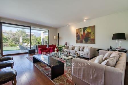 Preciosa casa mediterránea en condominio no perímetral en Quillayes, La Dehesa, Región Metropolitana