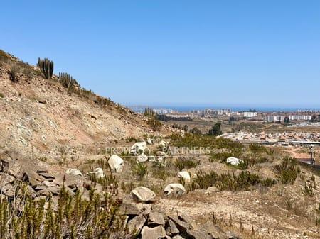 Oportunidad única en Terreno dentro del Exclusivo Condominio Encomenderos en Cerro Grande, La Serena, Región de Coquimbo