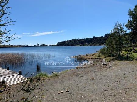 Exclusiva casa en venta a orillas del Lago Llanquihue en Puerto Rosales en Puerto Varas, Región de Los Lagos