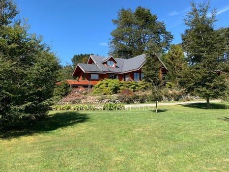 Exclusiva casa en venta a orillas del Lago Llanquihue en Puerto Rosales en Puerto Varas, Región de Los Lagos