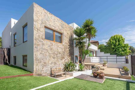 Casa en venta estilo mediterránea en Lomas de Montemar, Concón, Región de Valparaíso