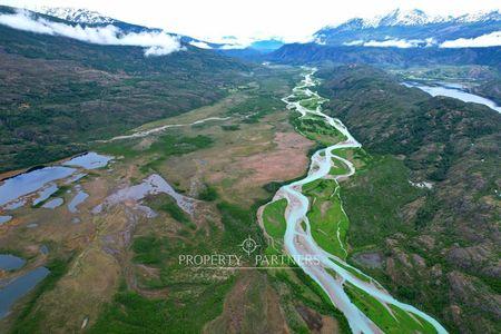 Patagonia, 660 Has orilla del Rio El Salto en Cochrane, Región de Aysen