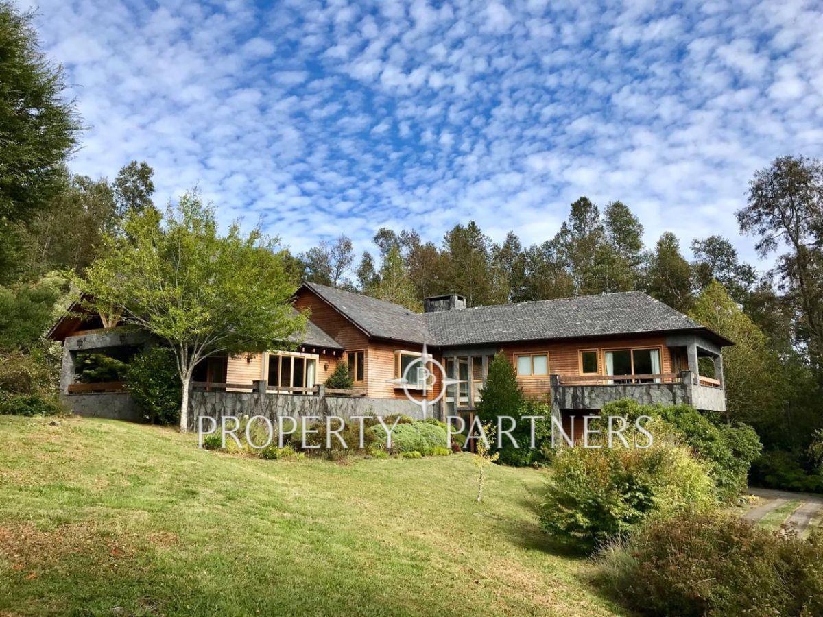 Increíbles casas en Pucón con vista al Lago Villarrica en Pucon, Región de Araucania