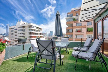 Hermoso duplex con vista panoramica privilegiada en El Golf, Las Condes, Región Metropolitana