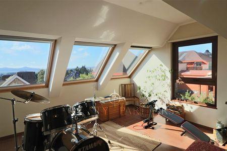 Andalué, soleada casa con gran vista en San Pedro de La Paz, Región del Bio Bio