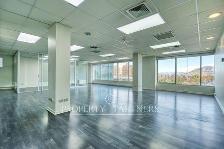 Estupenda oficina en Vitacura (UF 0,37/m2) en Vitacura, Región Metropolitana