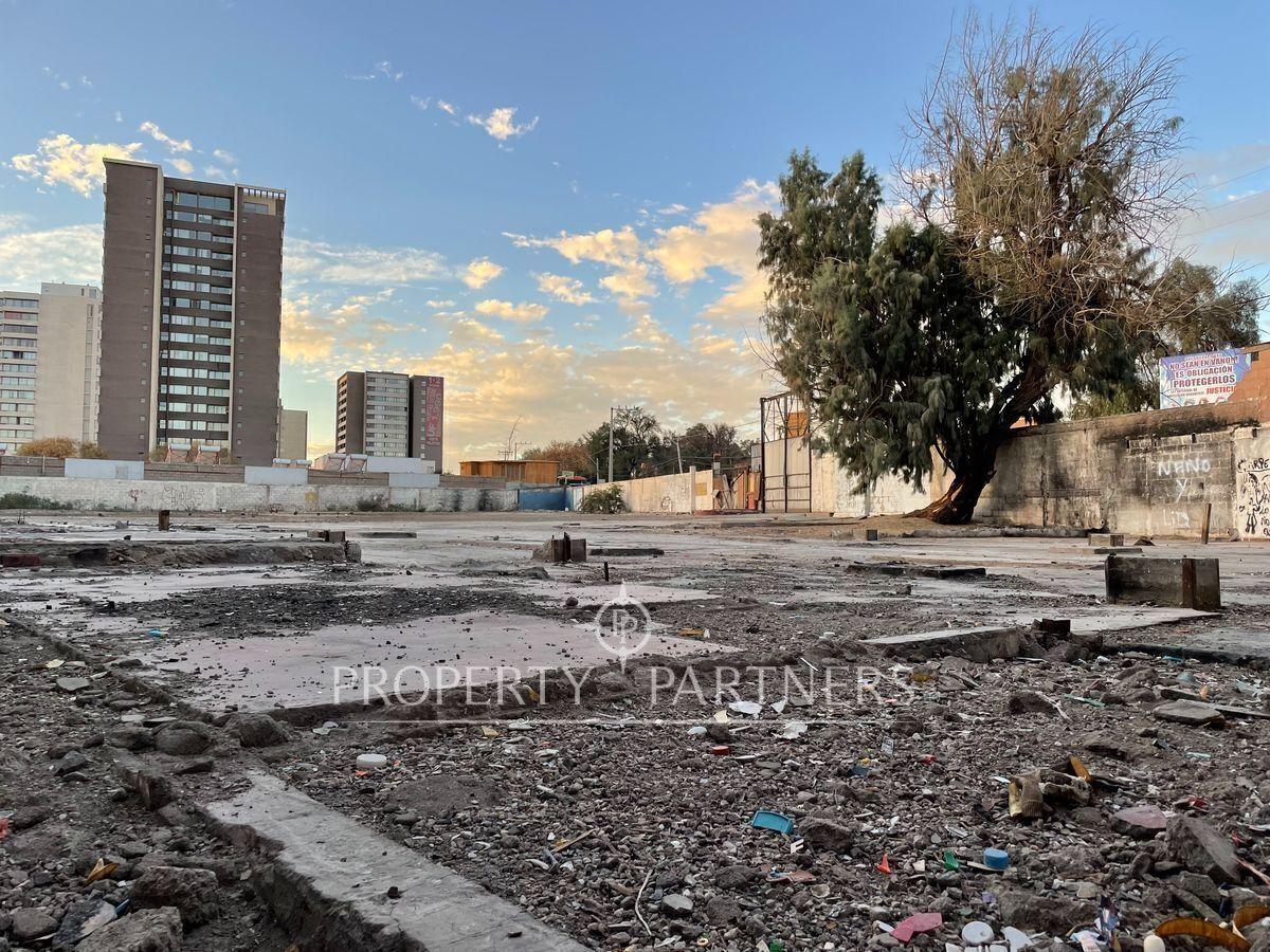 Precio rebajado , Terreno comercial y habitacional Avenida Balmaceda  en Calama en Calama, Región de Antofagasta