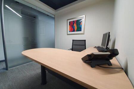 Fabulosa oficina habilitada en ubicación inmejorable UF 106 x M2 en Las Condes, Región Metropolitana