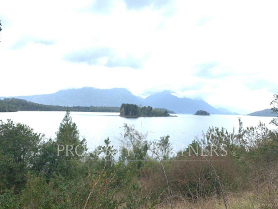 Hermoso Terreno con orilla de Lago en Panguipulli, Región de Los Rios