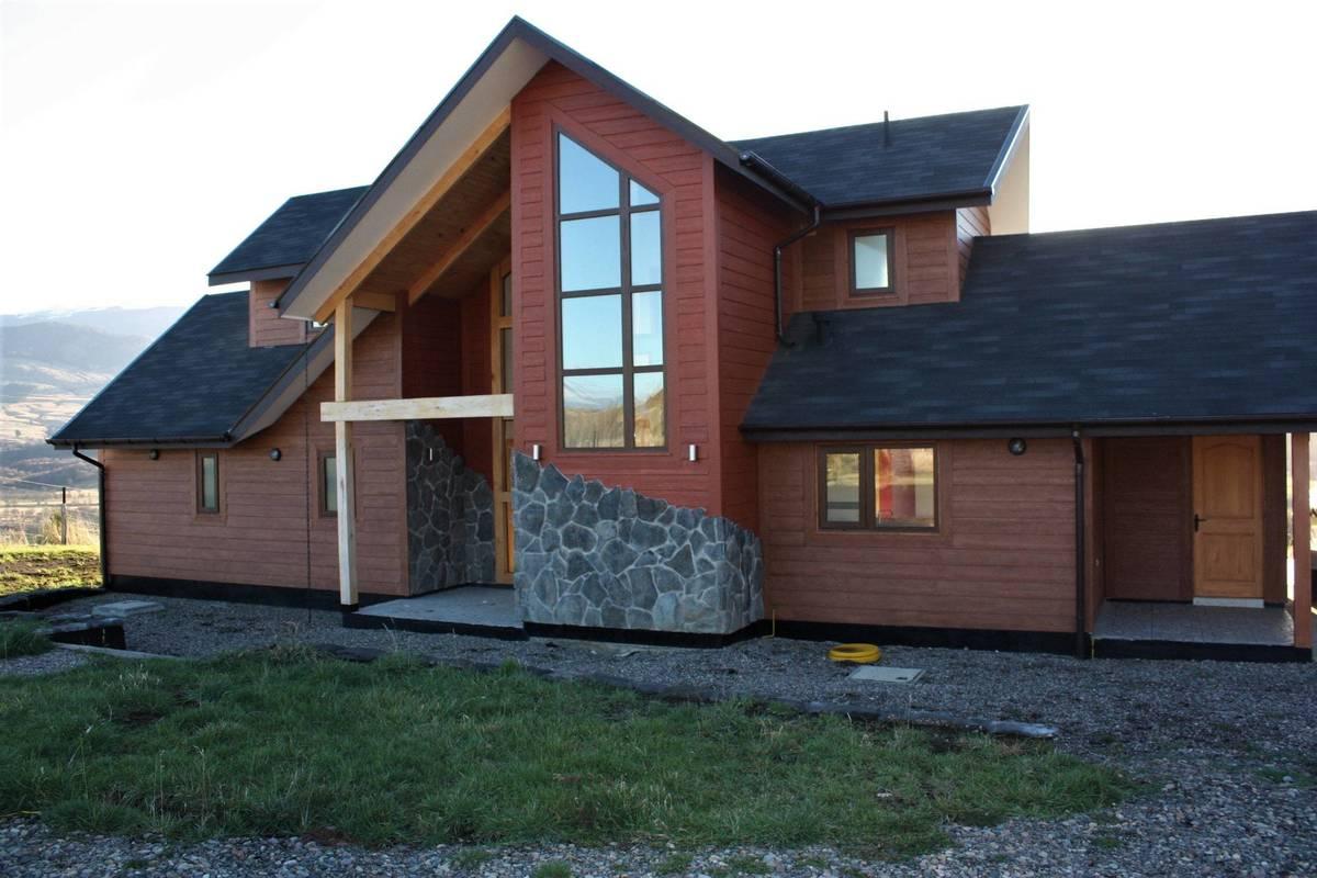 Hermosa Casa en Coyhaique con Inmejorable vista y finas terminaciones en Coyhaique, Región de Aysen