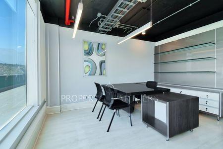 Gran oficina luminosa y moderna. en Vitacura, Región Metropolitana