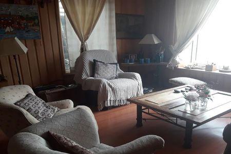 Acogedora casa sureña, excelente ubicación a una cuadra del Lago Llanquihue. en Puerto Chico, Puerto Varas, Región de Los Lagos