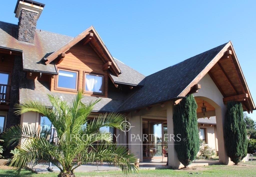 Gran Casa en Exclusivo Condominio Residencial en Temuco, Región de Araucania
