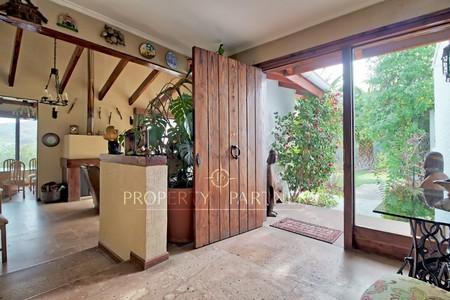 Casa con insuperables entorno natural y vistas en El Arrayán en El Arrayán, Los Trapenses, Región Metropolitana Casa con insuperables entorno natural y vistas en El Arrayán en El Arrayán, Los Trapenses, Región Metropolitana