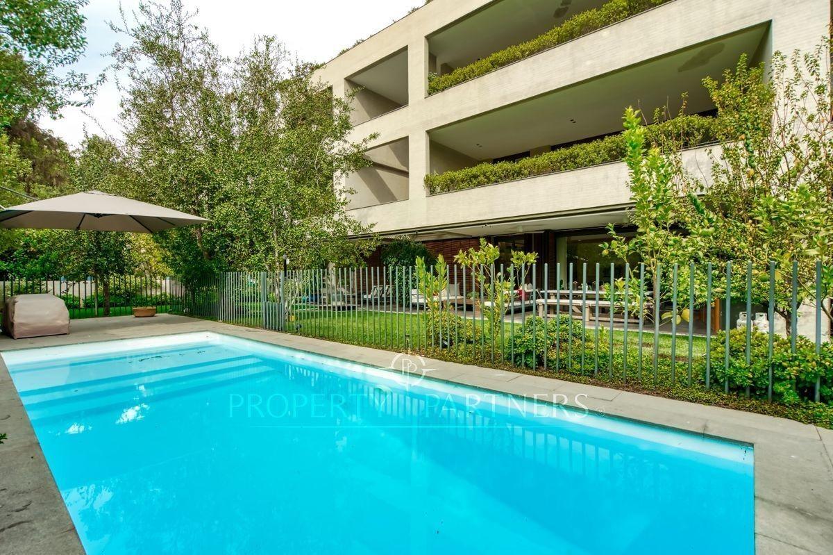 Elegante y exclusivo departamento con jardín privado en Quinchamalí, Las Condes, Región Metropolitana Elegante y exclusivo departamento con jardín privado en Quinchamalí, Las Condes, Región Metropolitana
