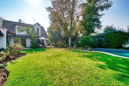 Con amplio terreno y perfecta ubicación. La reina en La Reina, Región Metropolitana Con amplio terreno y perfecta ubicación. La reina en La Reina, Región Metropolitana