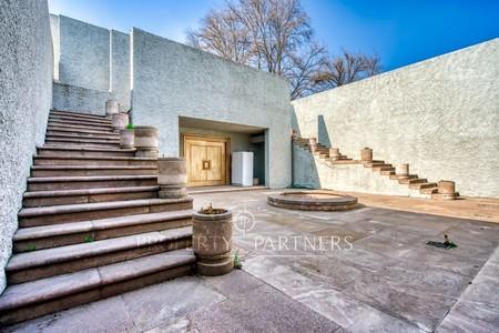 Espectacular casa Mediterránea con gran jardín, San Damián. en San Damián, Las Condes, Región Metropolitana Espectacular casa Mediterránea con gran jardín, San Damián. en San Damián, Las Condes, Región Metropolitana