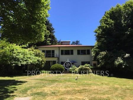 Espectacular casa orilla Río Valdivia en Isla Teja, Valdivia, Región de Los Rios Espectacular casa orilla Río Valdivia en Isla Teja, Valdivia, Región de Los Rios