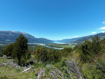 Patagonia, Ultimas parcelas en cruce a Bahía Murta. en General Carrera, Región de Aysen Patagonia, Ultimas parcelas en cruce a Bahía Murta. en General Carrera, Región de Aysen