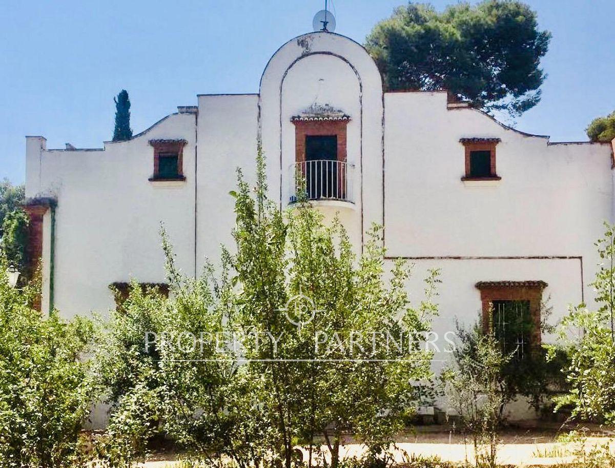 "Gran Villa Histórica con 2370,35 m² de parcela en Rocafort" en Rocafort, Valencia, Provincia de Valencia "Gran Villa Histórica con 2370,35 m² de parcela en Rocafort" en Rocafort, Valencia, Provincia de Valencia