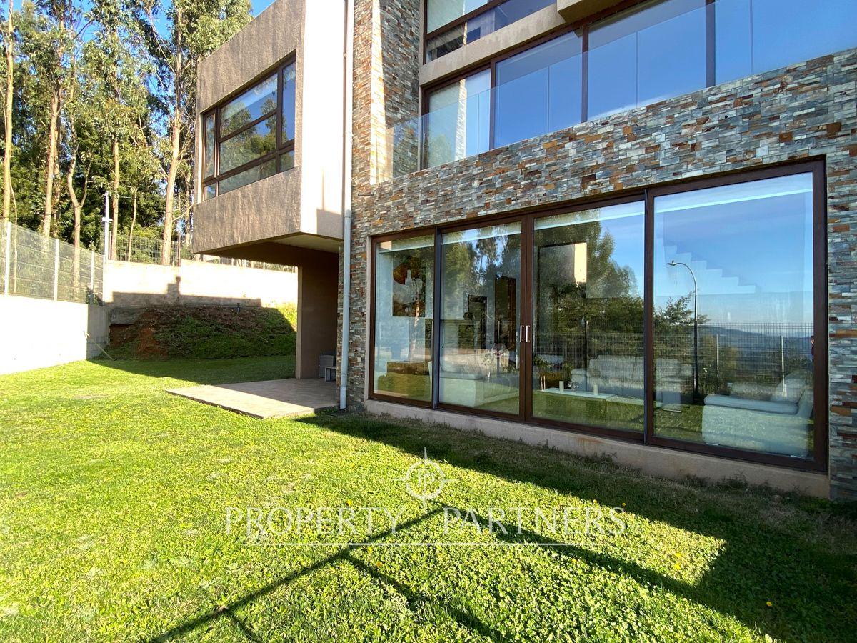 Alto Lafquén luminosa casa mediterránea con vista en Andalué, San Pedro de La Paz, Región del Bio Bio Alto Lafquén luminosa casa mediterránea con vista en Andalué, San Pedro de La Paz, Región del Bio Bio