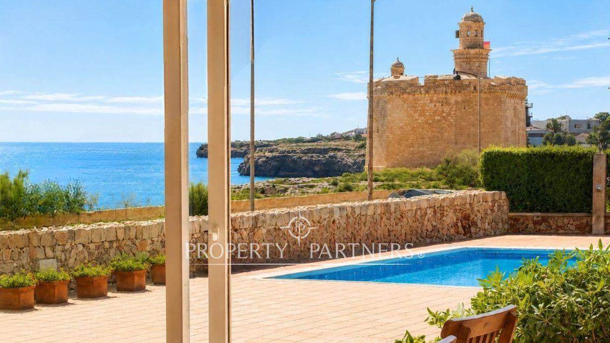 Elegant first line apartment, with sea access in Ciutadella de Menorca en Menorca, Islas Baleares Elegant first line apartment, with sea access in Ciutadella de Menorca en Menorca, Islas Baleares