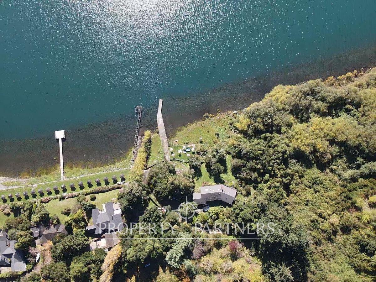 Espectacular Terreno con Casa a Orillas de Lago en Villarrica, Región de Araucania Espectacular Terreno con Casa a Orillas de Lago en Villarrica, Región de Araucania