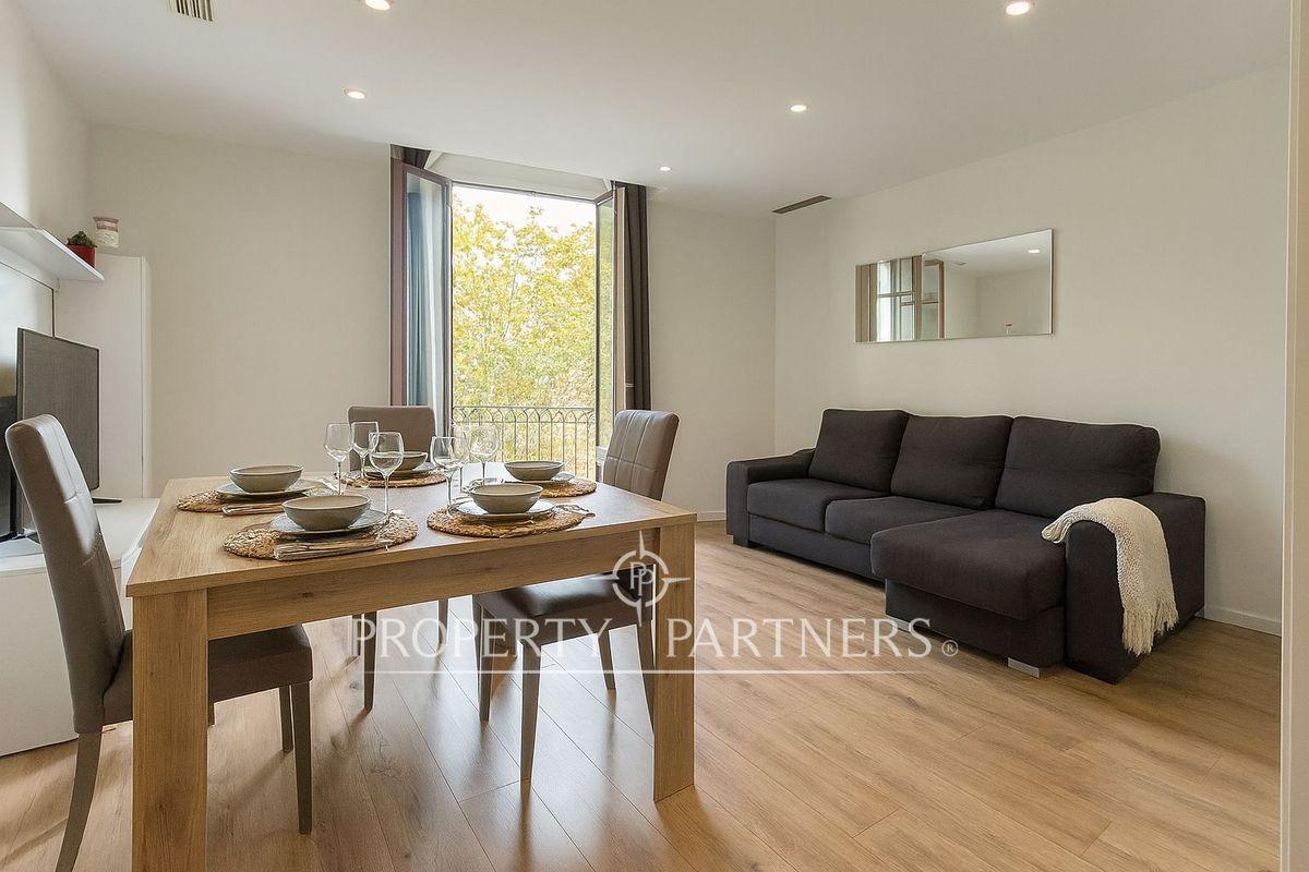 Moderno piso recién reformado con vistas despejadas a La Rambla en Barcelona, Provincia de Barcelona Moderno piso recién reformado con vistas despejadas a La Rambla en Barcelona, Provincia de Barcelona