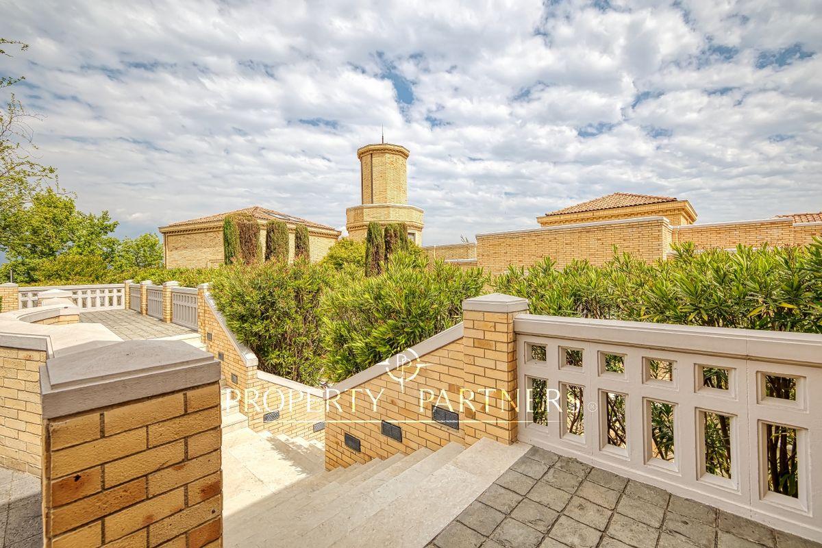 Espectacular Villa Italiana en lo Curro en Santa Maria, Vitacura, Región Metropolitana Espectacular Villa Italiana en lo Curro en Santa Maria, Vitacura, Región Metropolitana