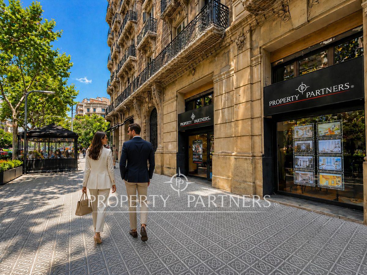 Piso reformado con vistas directas a la Sagrada Família en finca regia en Barcelona, Provincia de Barcelona Piso reformado con vistas directas a la Sagrada Família en finca regia en Barcelona, Provincia de Barcelona