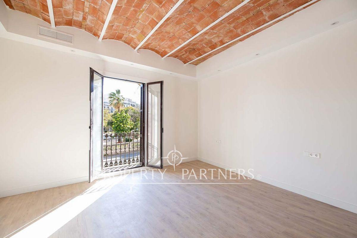 Piso en venta en Passeig de Sant Joan · Plaça Tetuan – Finca clásica con terraza en Dreta de l'Eixample, L'Eixample, Barcelona, Provincia de Barcelona Piso en venta en Passeig de Sant Joan · Plaça Tetuan – Finca clásica con terraza en Dreta de l'Eixample, L'Eixample, Barcelona, Provincia de Barcelona