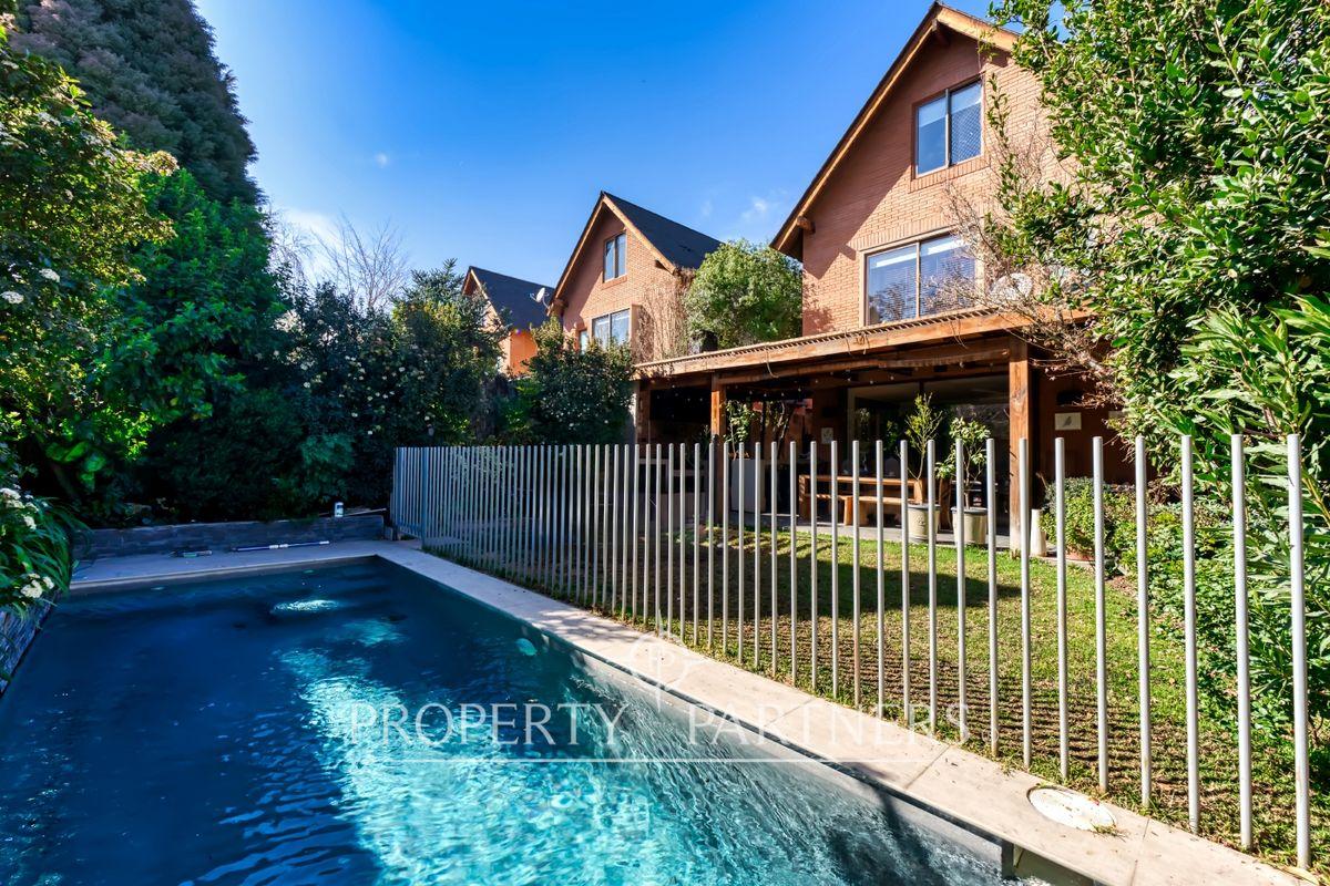 Maravillosa Casa muy Iluminada en Condominio Cercana a Colegios Monte Tabor Santiago College Craighouse en Los Trapenses, Región Metropolitana Maravillosa Casa muy Iluminada en Condominio Cercana a Colegios Monte Tabor Santiago College Craighouse en Los Trapenses, Región Metropolitana