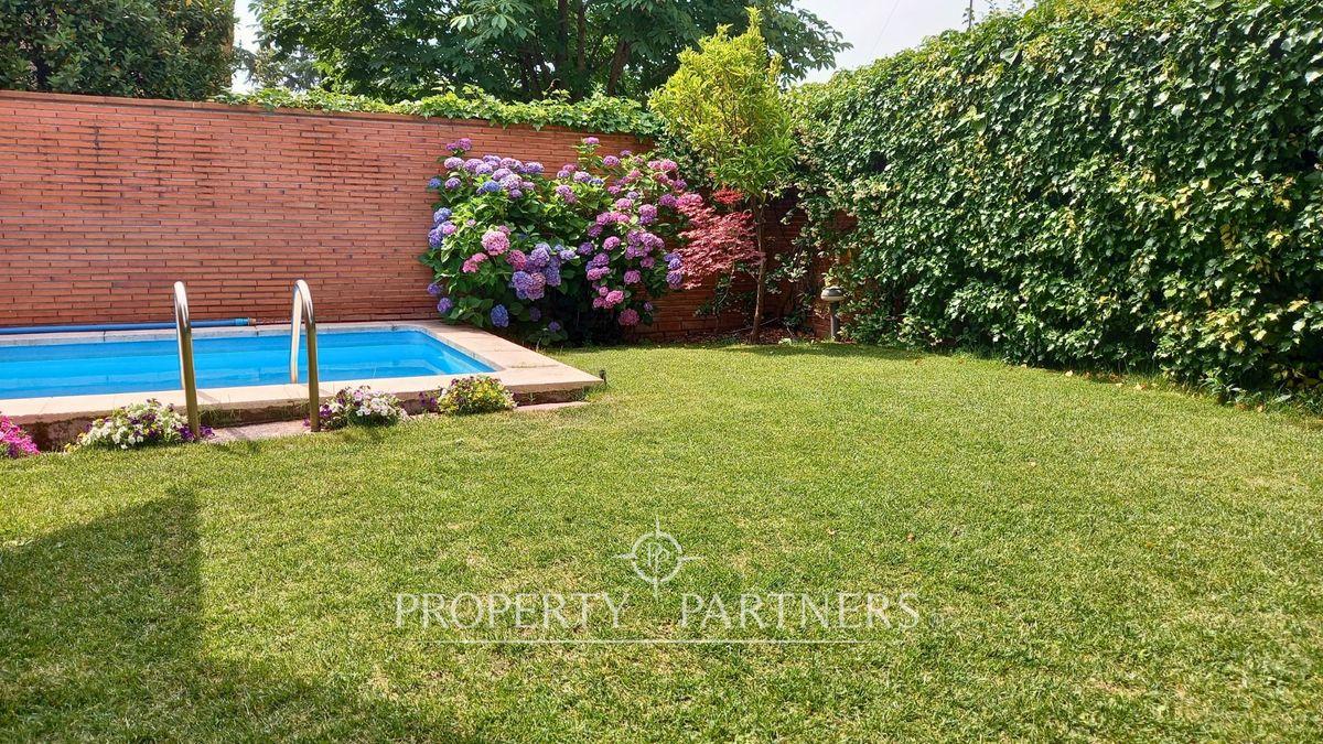 Espectacular chalet pareado en zona Arturo Soria en Colina, Ciudad Lineal, Madrid, Provincia de Madrid Espectacular chalet pareado en zona Arturo Soria en Colina, Ciudad Lineal, Madrid, Provincia de Madrid